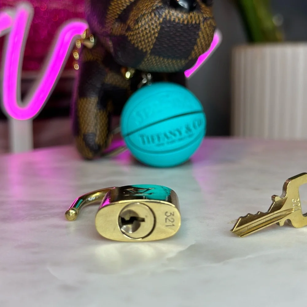 Louis Vuitton Lock & Key 321 - Picture 4 of 6